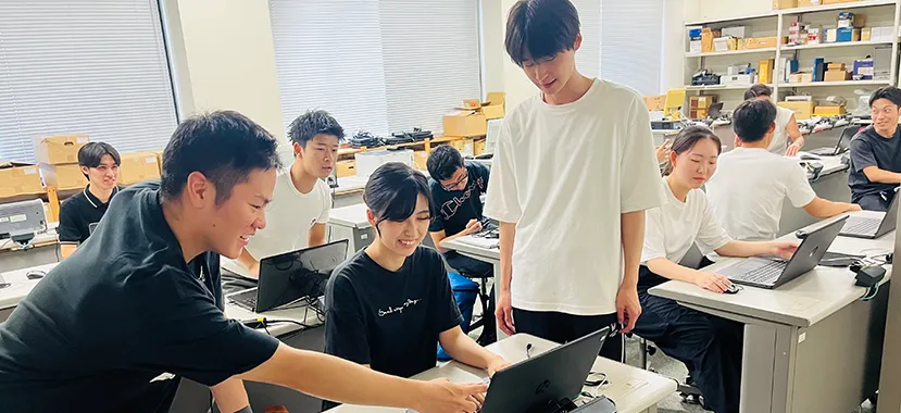 電子情報支援実習室の写真