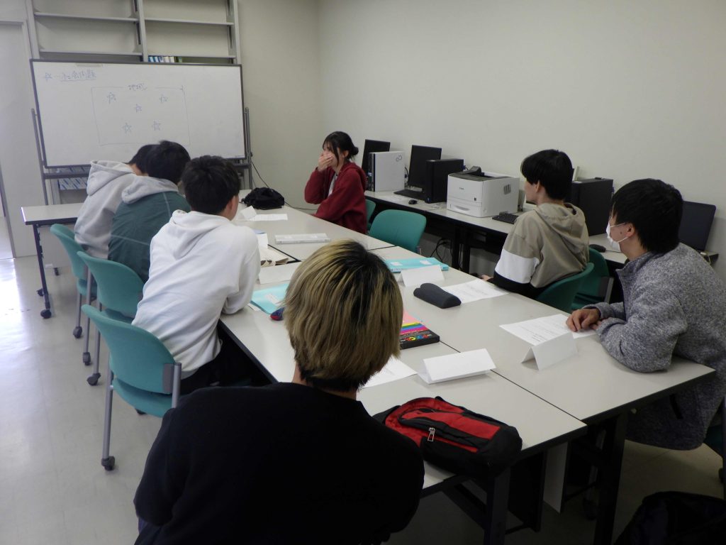 3年生の専門ゼミが始まりました！！