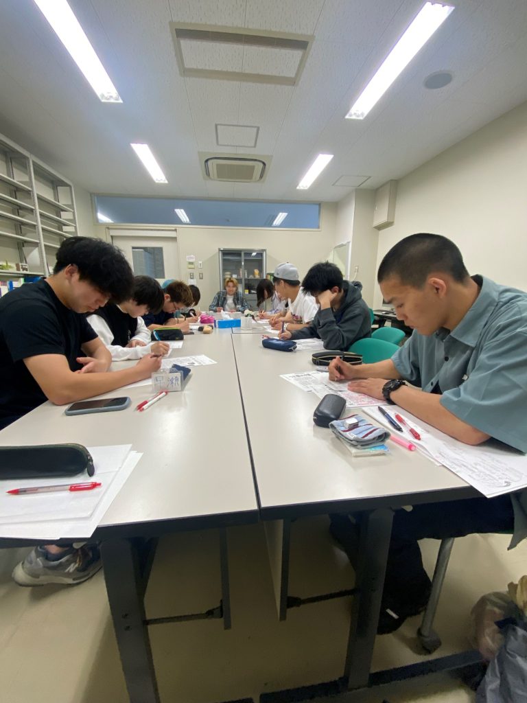 1回生基礎ゼミⅠでは、読む力を鍛える取り組みをしています