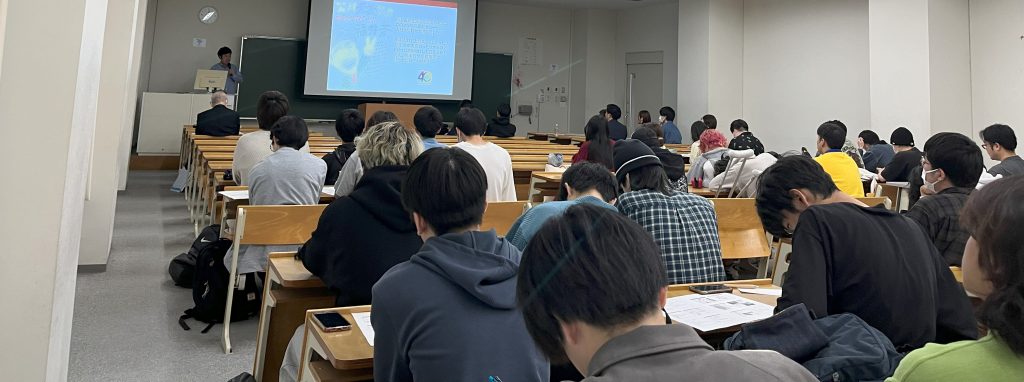 キャリアセミナーに4名の卒業生が来てくれました！