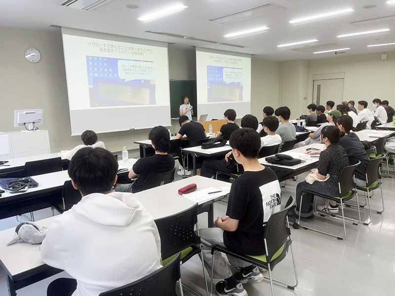 実習に向けてマナー講座を行いました。