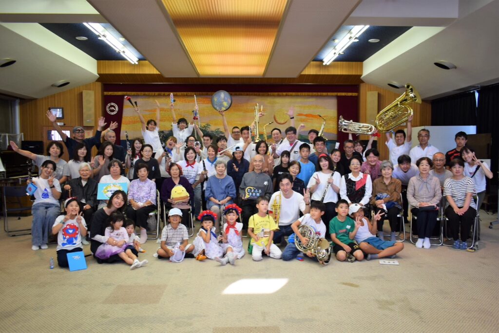 神戸学院大学吹奏楽団OBOGによる<br>「たまふる音楽隊」